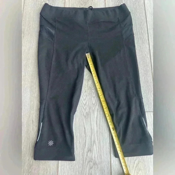 Athleta Crop Black Leggings Size Medium - Picture 6 of 7